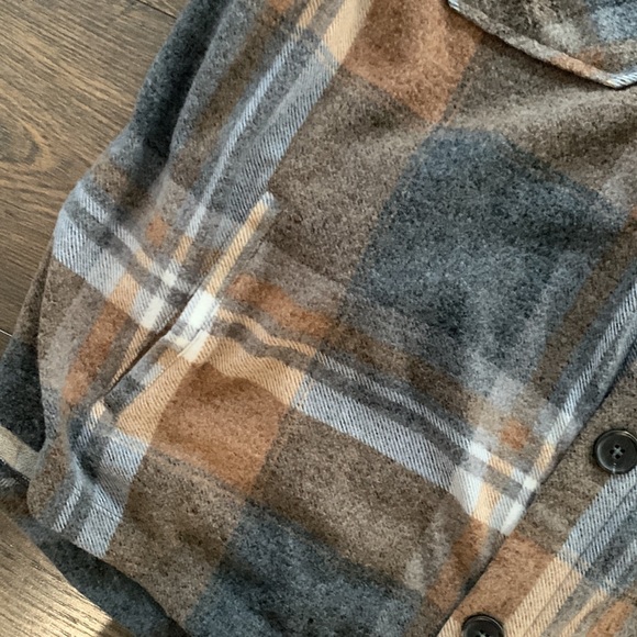 3X soft stretch shacket Zenana plaid neutrals - Picture 4 of 6